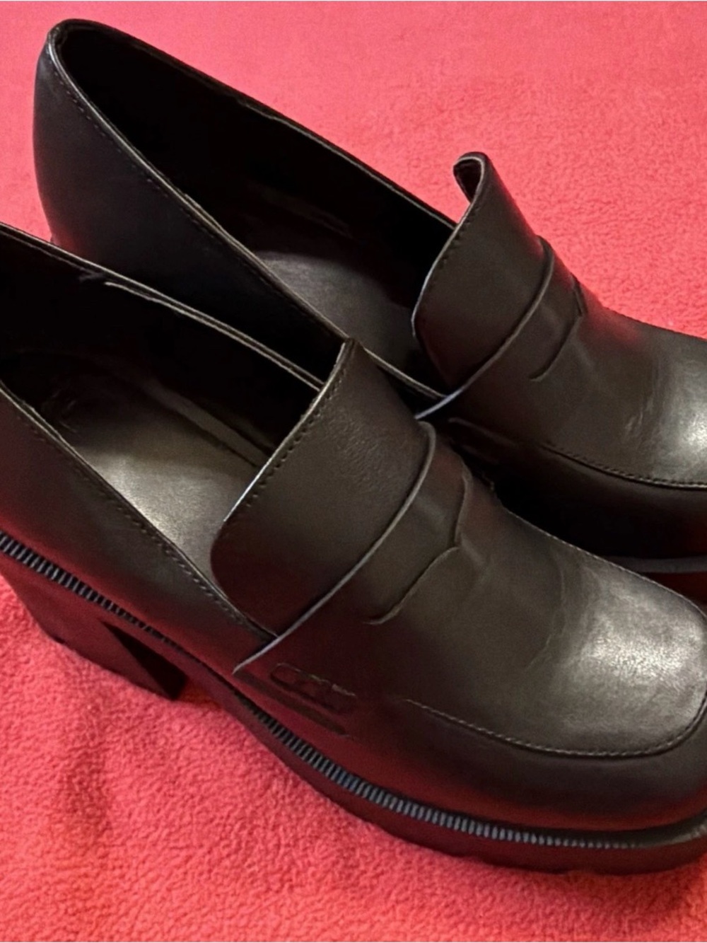 JF Women’s Trendy shoes black leather square toe loafer heel solid 8.5 like new